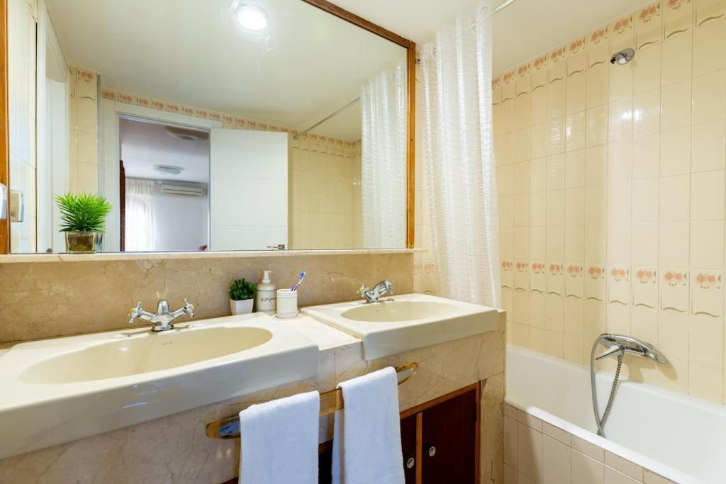 Appartamento Behouse Sierpes Siviglia Esterno foto