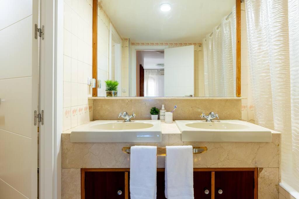 Appartamento Behouse Sierpes Siviglia Esterno foto
